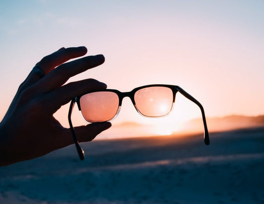 POLARIZED VERSUS NON-POLARIZED SUNGLASSES